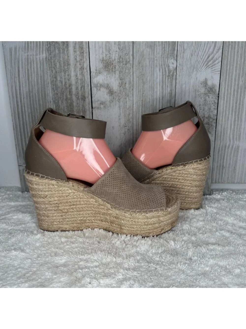 Marc Fisher Taupe Perforated Suede Platform Espadrille Sandals Size 8 M